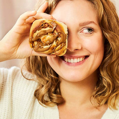 BIO Mandeļu sviesta kanēļa rullītis