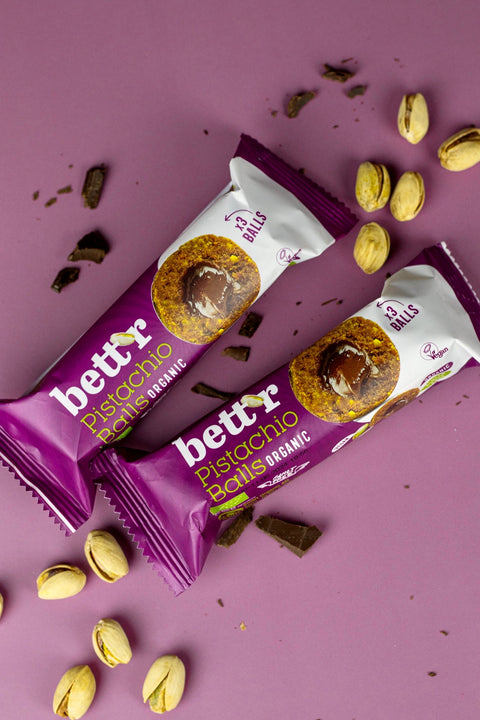 Ekoloģiskas augļu bumbiņas ar pistāciju pildījumu