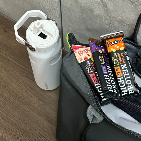 Ekoloģisks proteīna batoniņš rozā šokolādi un zemenēm